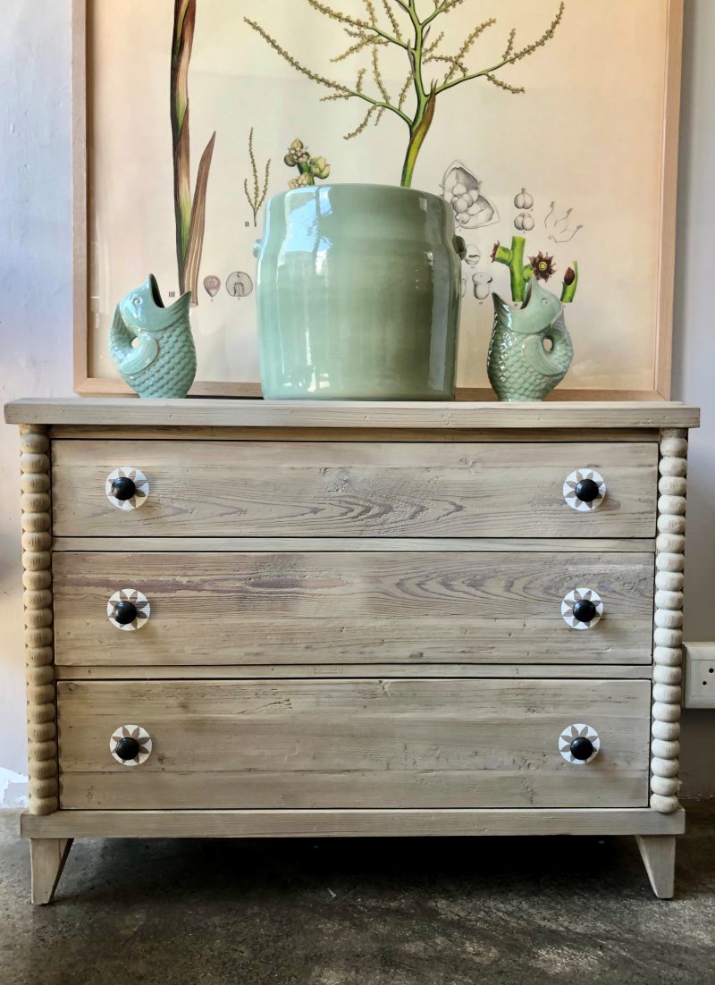 Star Chest of Drawers