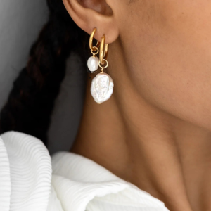 Alternative view of Pearl Cascade Hoop