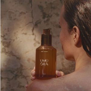 Alternative view of ÙMÛ ÕRÅ Bergamot & Lavender Body Cleanser