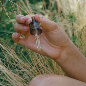 Alternative view of ÙMÛ ÕRÅ African Chamomile & Eucalyptus Ritual Oil